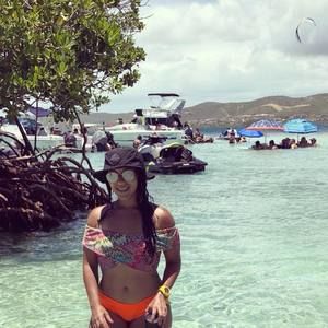 Meet your Posher, Adriana